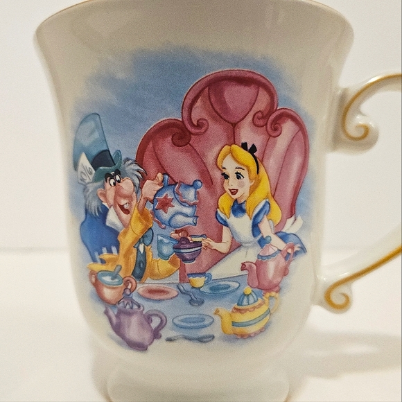 Alice in Wonderland - Disney Parks Tea Party Mug - Picture 3 of 6